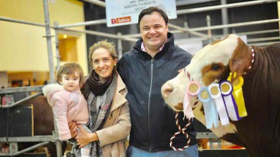 GALARDÓN. Alejandro Lauret y Lorena Senia, en Midas en la Rural de Palermo 2018.