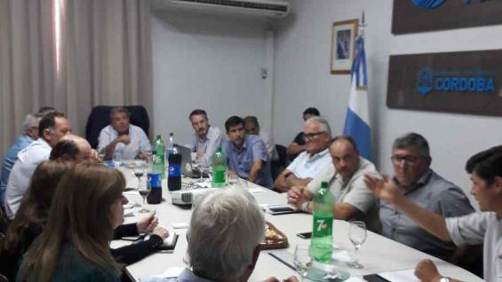 Reunión. El ministro de Agricultura Sergio Busso, y su equipo de colaboradores, encabezó el encuentro con los dirigentes de la Mesa de Enlace de Córdoba. (Ministerio de Agricultura)