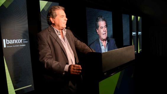 AUTORIDADES. El ministro de Agricultura y Ganadería, Sergio Busso, habló ante los 150 invitados (Ramiro Pereyra) AUTORIDADES. El ministro de Agricultura y Ganadería, Sergio Busso, habló ante los 150 invitados (Ramiro Pereyra)
