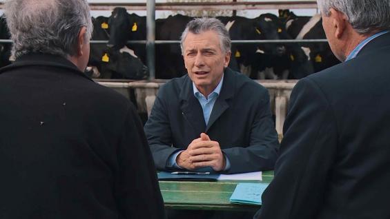 MACRI. Visitó un tambo de Venado Tuerto y se reunió con productores. (Presidencia de la Nación) MACRI. Visitó un tambo de Venado Tuerto y se reunió con productores. (Presidencia de la Nación)