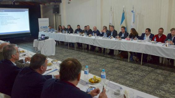 MESA. La semana pasada se hizo el primer encuentro nacional sobre el maní en General Cabrera. (Ministerio de Agricultura de la Nación) MESA. La semana pasada se hizo el primer encuentro nacional sobre el maní en General Cabrera. (Ministerio de Agricultura de la Nación)