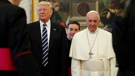 JUNTOS. Francisco y Trump en el Vaticano (AP).