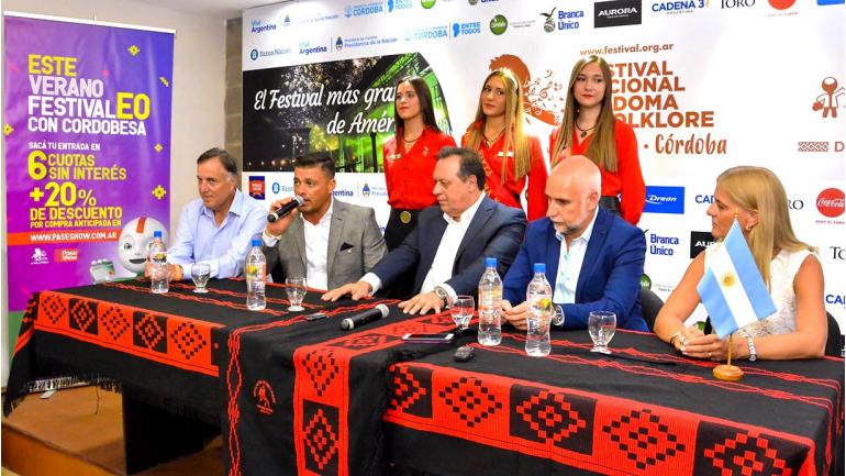 En conferencia de prensa, Daniel Tillard, Nicolás Tottis, Gustavo Santos, Julio Bañuelos y Mariana Ispizúa. (Bancor) En conferencia de prensa, Daniel Tillard, Nicolás Tottis, Gustavo Santos, Julio Bañuelos y Mariana Ispizúa. (Bancor)