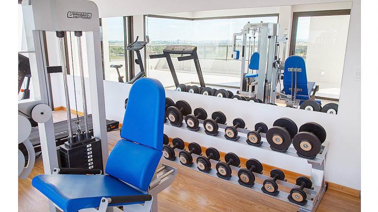 Gimnasio completamente equipado y con vestuarios propios. (Grupo Edisur) Gimnasio completamente equipado y con vestuarios propios. (Grupo Edisur)