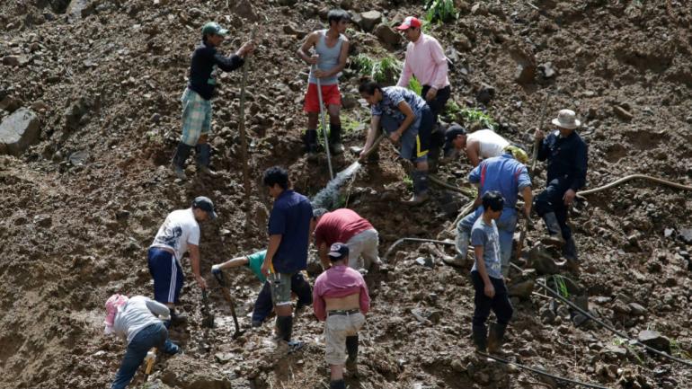 El paso del tifón Mangkhut dejó decenas de muertos y destrozos en Filipinas (AP).