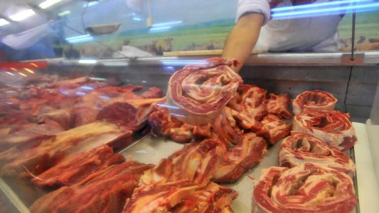 El consumo de carne cayó 17% en septiembre por la devaluación El consumo de carne cayó 17% en septiembre por la devaluación