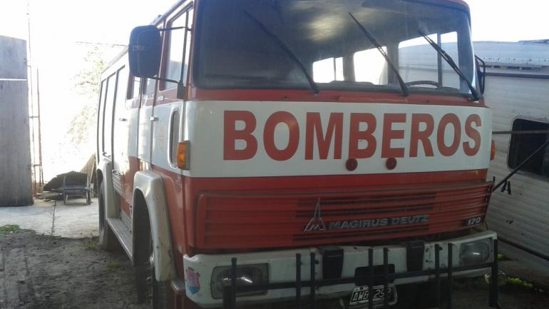 La autobomba del grupo de voluntarios de Villa Allende que ahora fue prestada en comodaro al cuartel de Mendiolaza (La Voz) 
