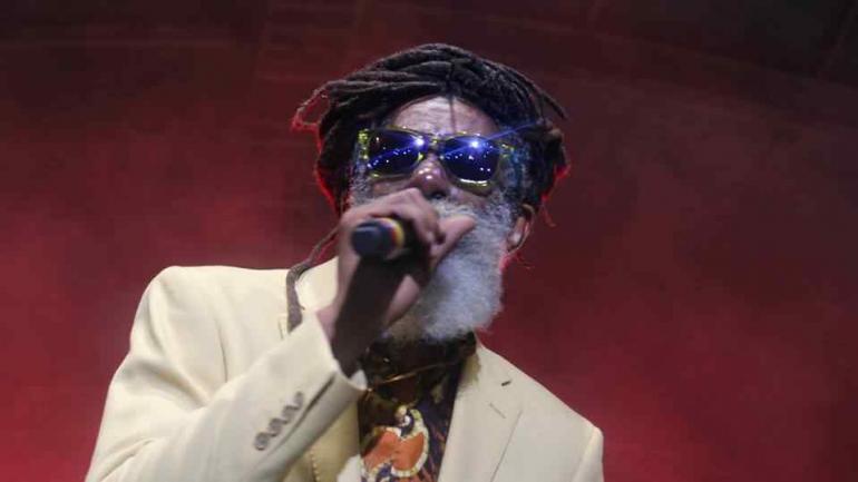 Volcó el micro de una banda que tocó en Cosquín Rock Volcó el micro de una banda que tocó en Cosquín Rock