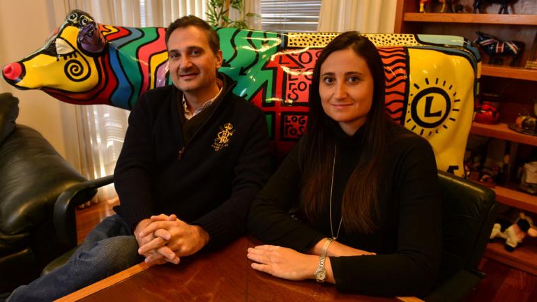 Familia. Con su hermana María Sol, responsable de comercio exterior. 